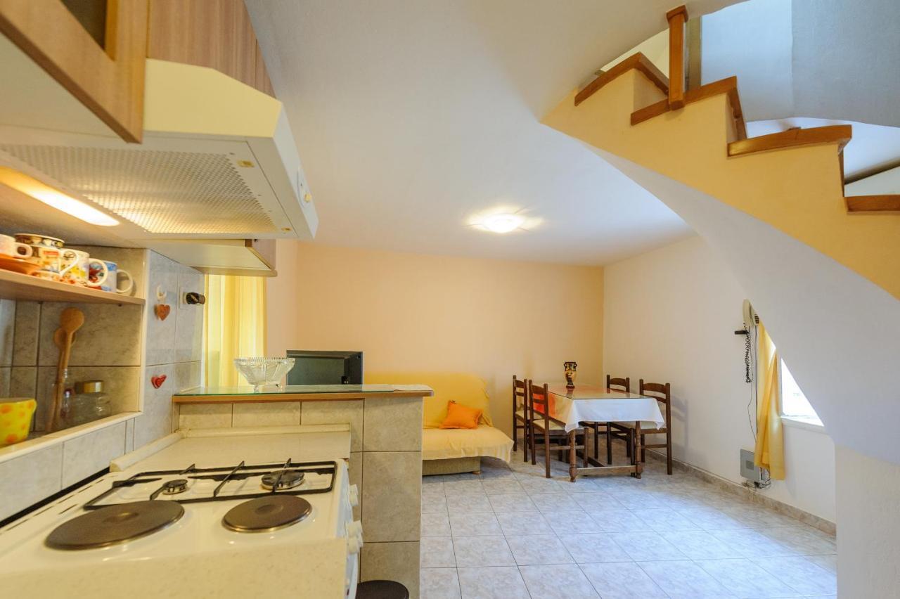 Apartments Kovacic_Grubisic Split Ruang foto
