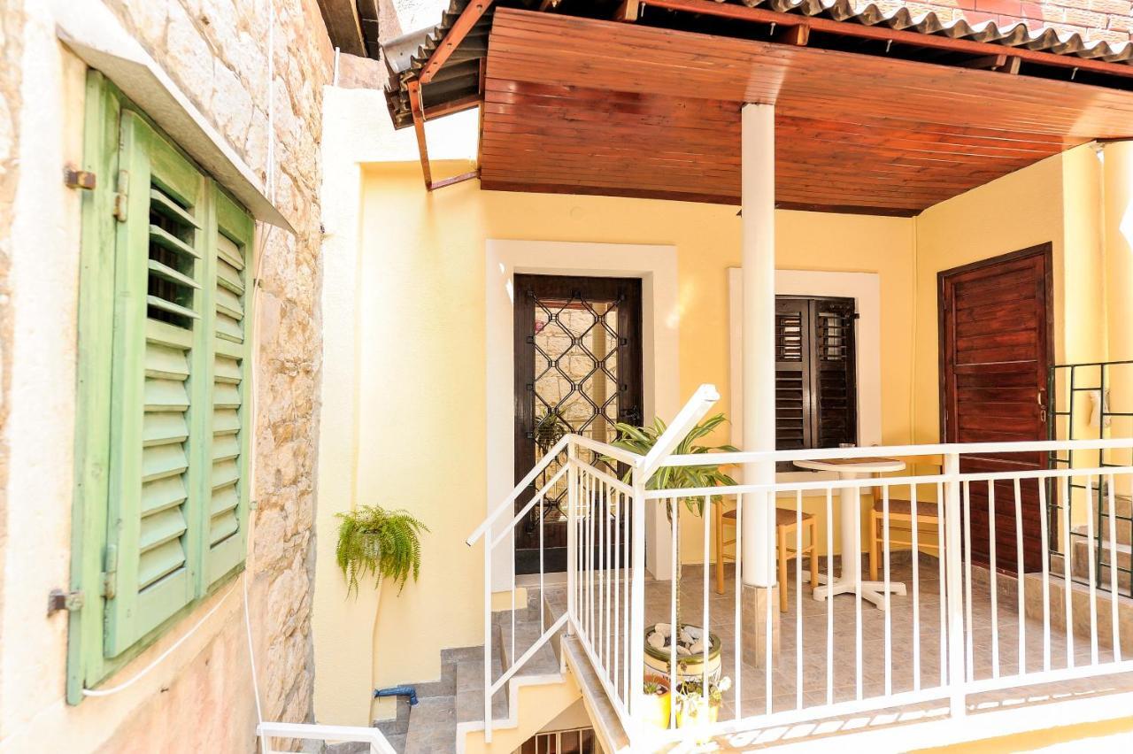 Apartments Kovacic_Grubisic Split Ruang foto